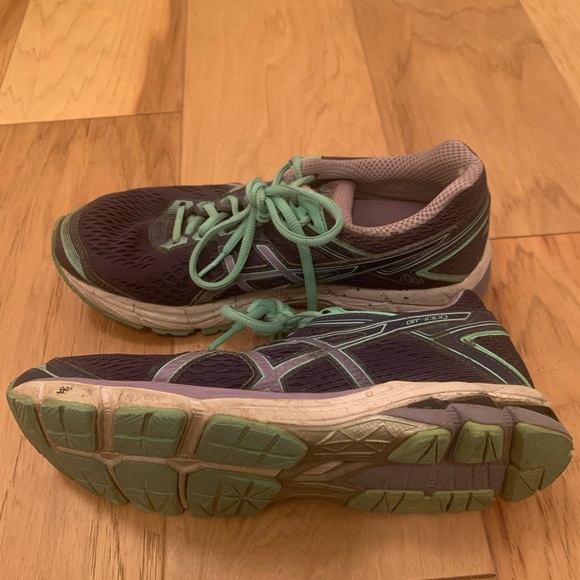 ASICS women’s running shoe size 8 - Picture 3 of 6